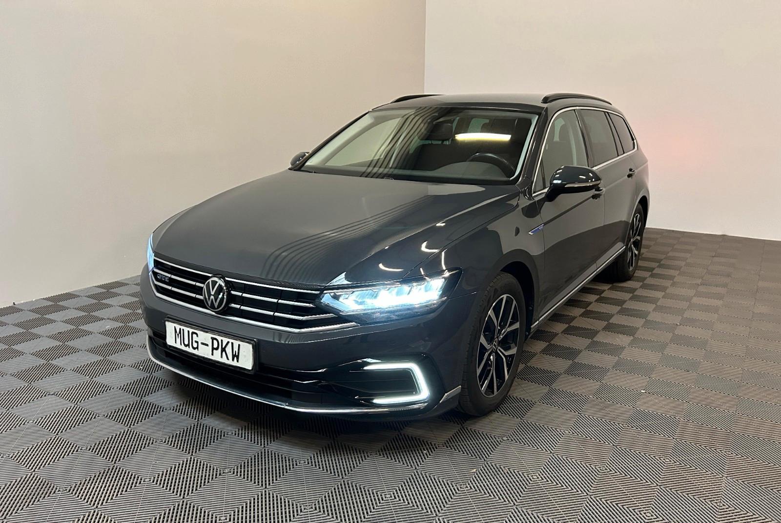 Volkswagen Passat Variant GTE *ACC-AHK-Kamera-Massage-LED*