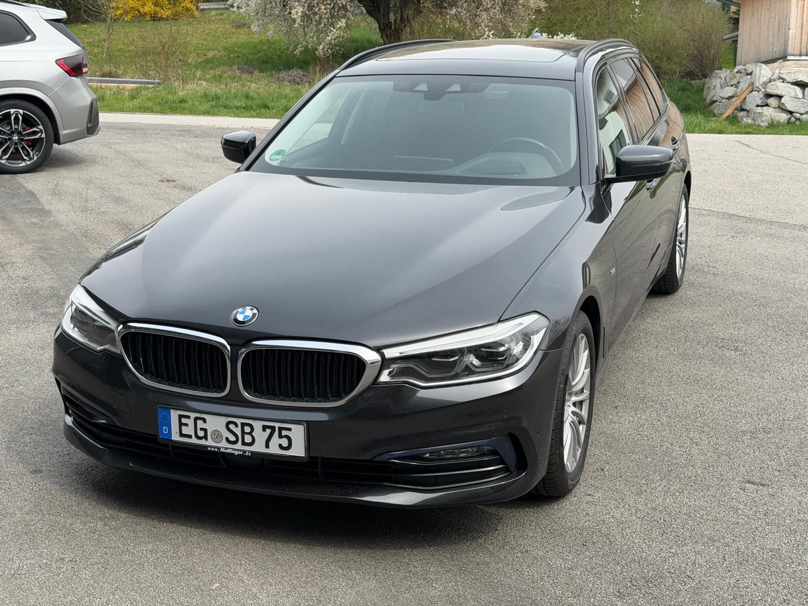 BMW 540d xDrive Touring A Motor neu 18´km