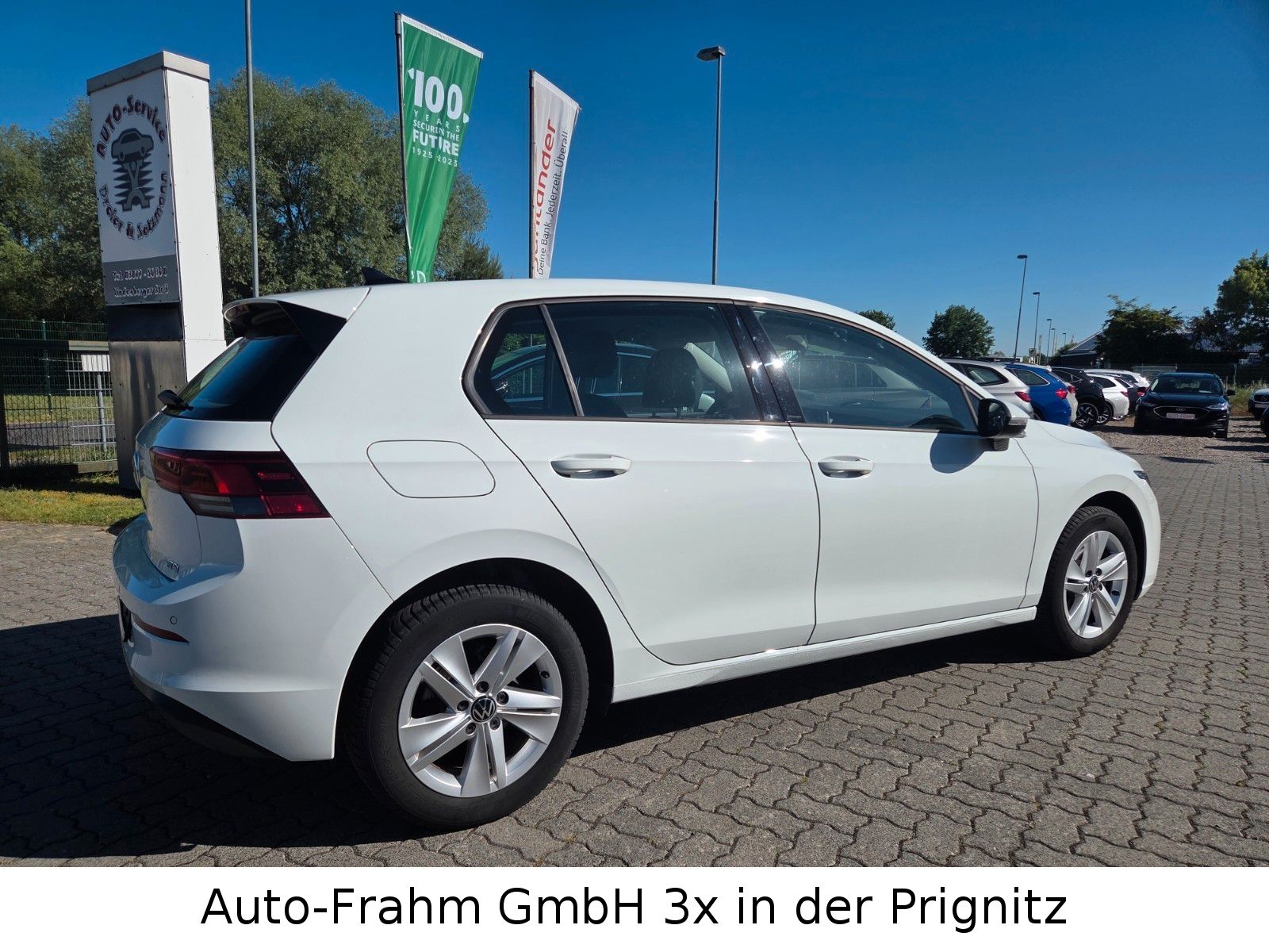 Volkswagen Golf VIII Lim. Life eTSI LED NAVI foto 12