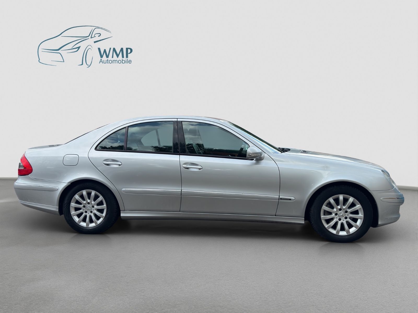 Fahrzeugabbildung Mercedes-Benz E 320 CDI Lim.  /Luftfahrwerk/Motorschaden