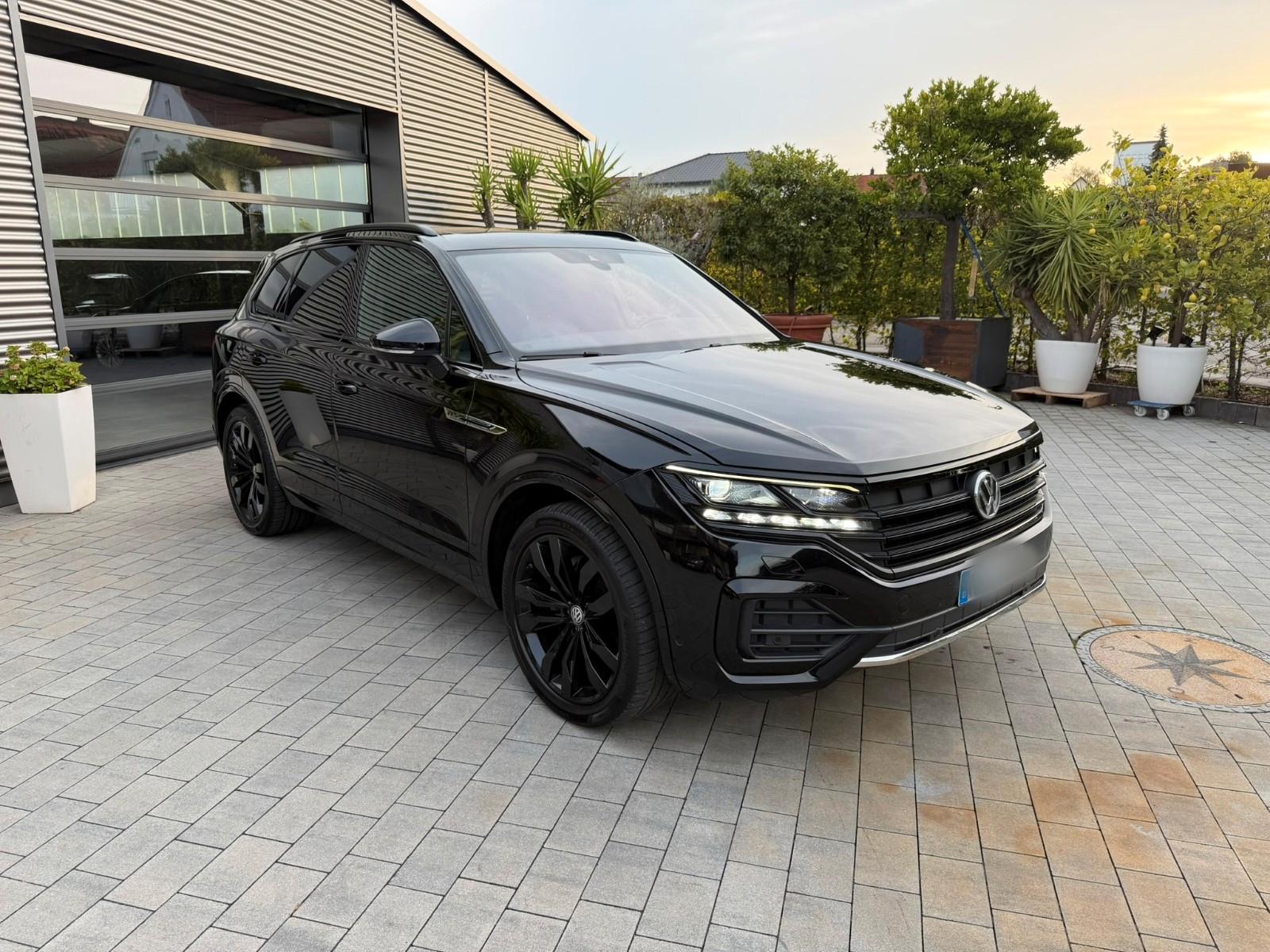 Volkswagen Touareg 3.0 TDI R-Line 4Motion AHK LED Massage