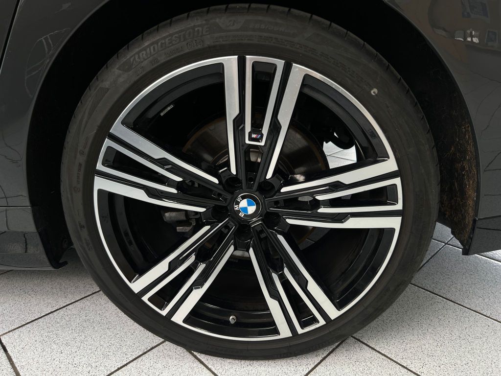 BMW 740 d xDrive M-Sport PANO-SKY*THEATRE*B&W*STHZG*