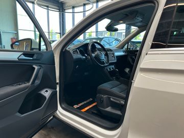Volkswagen Tiguan *R-Line*Spurhalte*ACC*LED*AHK*Massage*