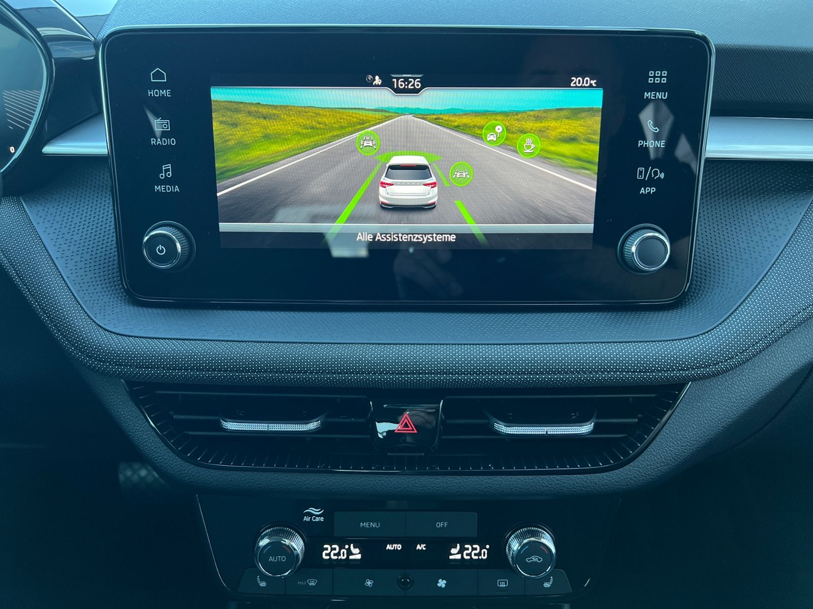 Fahrzeugabbildung SKODA Fabia Selection 1.0 TSI DSG *LED, KESSY, Rückfah