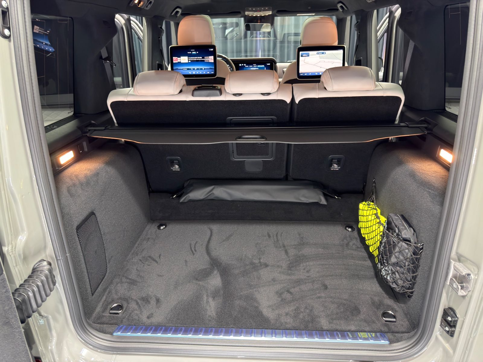 Fahrzeugabbildung Mercedes-Benz G 63 AMG|MY26|A22|PERFORMANCE|TV|VOLL|CARBON|