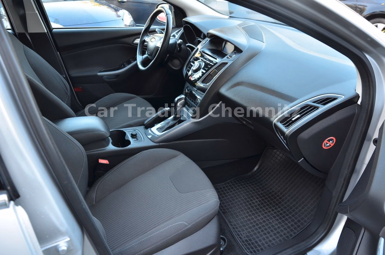 Ford Focus 2012 — photo 11