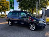 Ford Galaxy 2.8 CD-V6 24V Ghia 7-sitzig Autom. Ghia - Ford Galaxy: V6