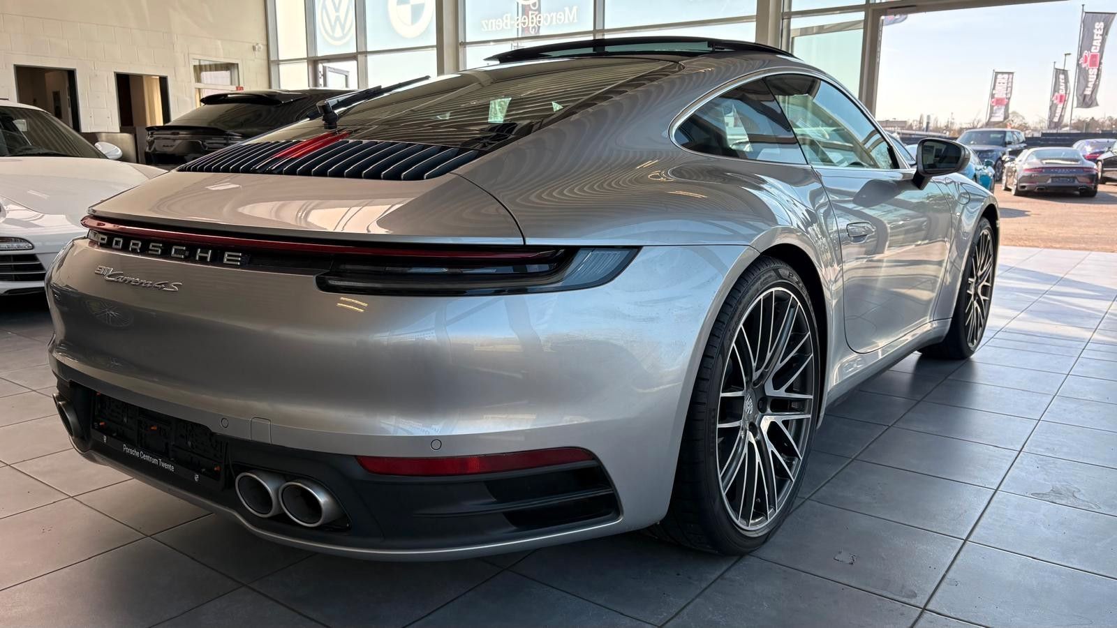 Fahrzeugabbildung Porsche 992 4 S/Lift/Vierradlenkung/Sonnendach/Voll!