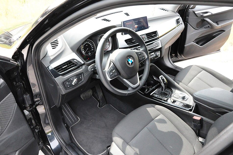 BMW X2 sDrive 18 d RFK Navi DAB Shadow-Line foto 15