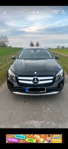 MERCEDES-BENZ GLA 180 -