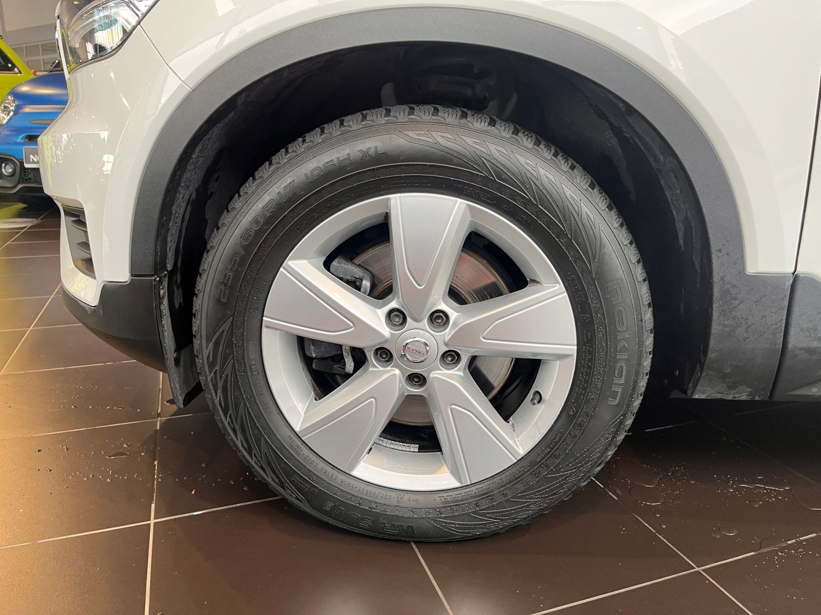 Fahrzeugabbildung Volvo XC40 AWD AHK LED NAVI ALU