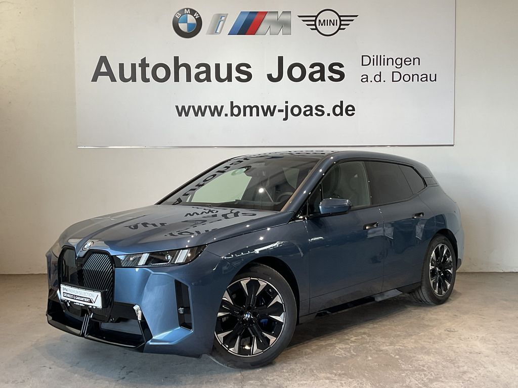 BMW iX