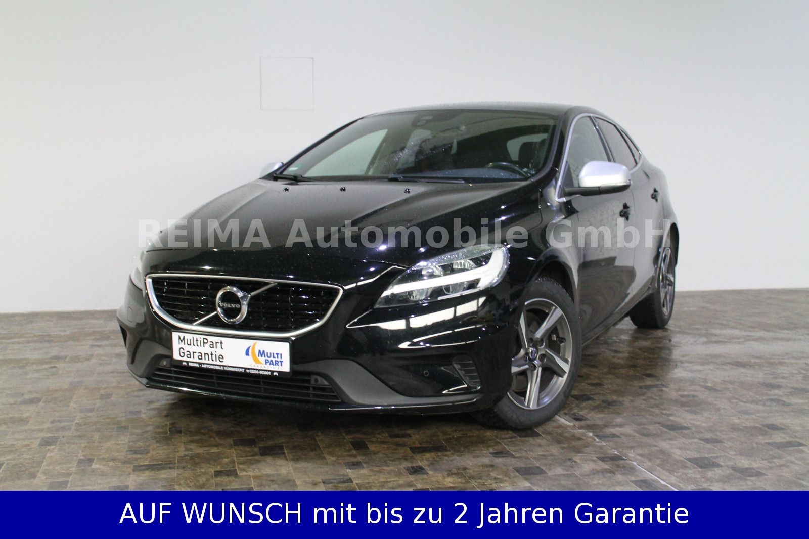 Fahrzeugabbildung Volvo V40 2,0D  R-Design, Pano, LED, H&K