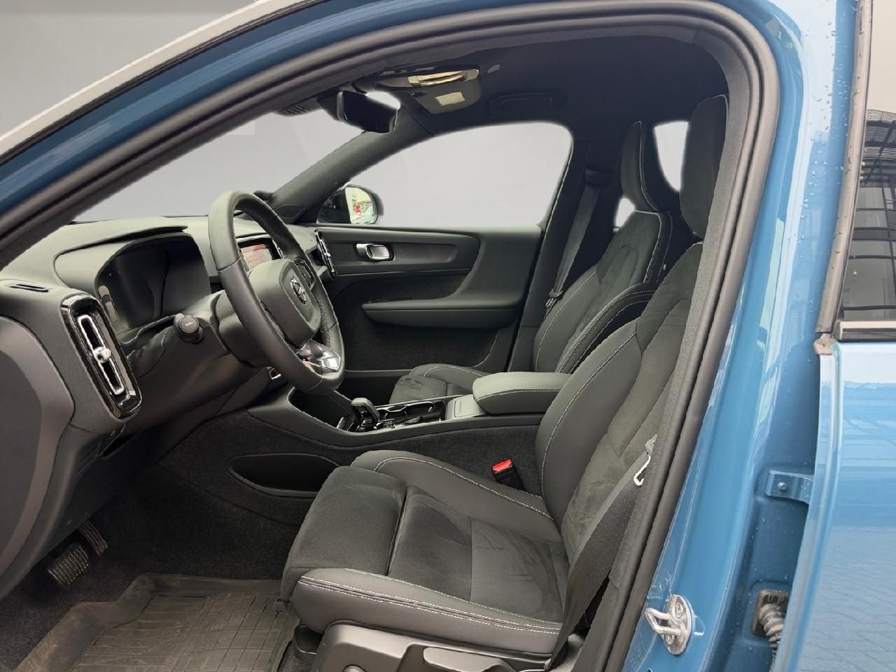 Fahrzeugabbildung Volvo XC40 Single Engine Plus RWD