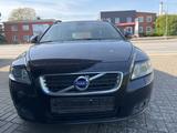 Volvo V50 Kombi 1.6 D .1 Hand. Service immer Volvo - gebrauchte Volvo V50 aus dem Jahr 2010