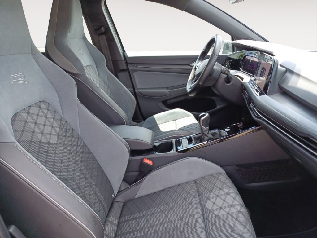 Fahrzeugabbildung Volkswagen Golf Variant 1.5 TSI R-Line, AHZV, ACC, IQ Light
