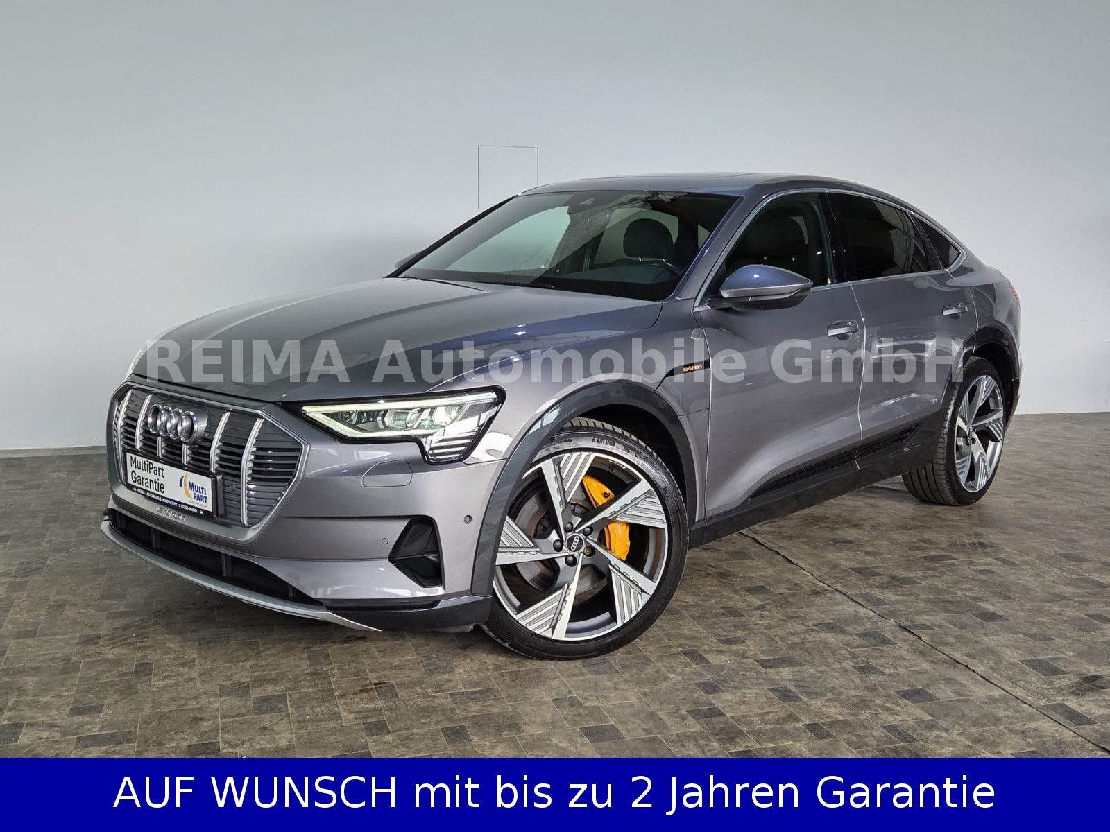 Fahrzeugabbildung Audi e-tron Sportback 55 quattro, Matrix, ACC