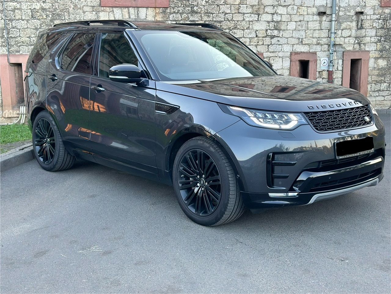 Fahrzeugabbildung Land Rover DISCOVERY 5LANDMARK EDITION SDV6*AHK+7SIT.+PAN*