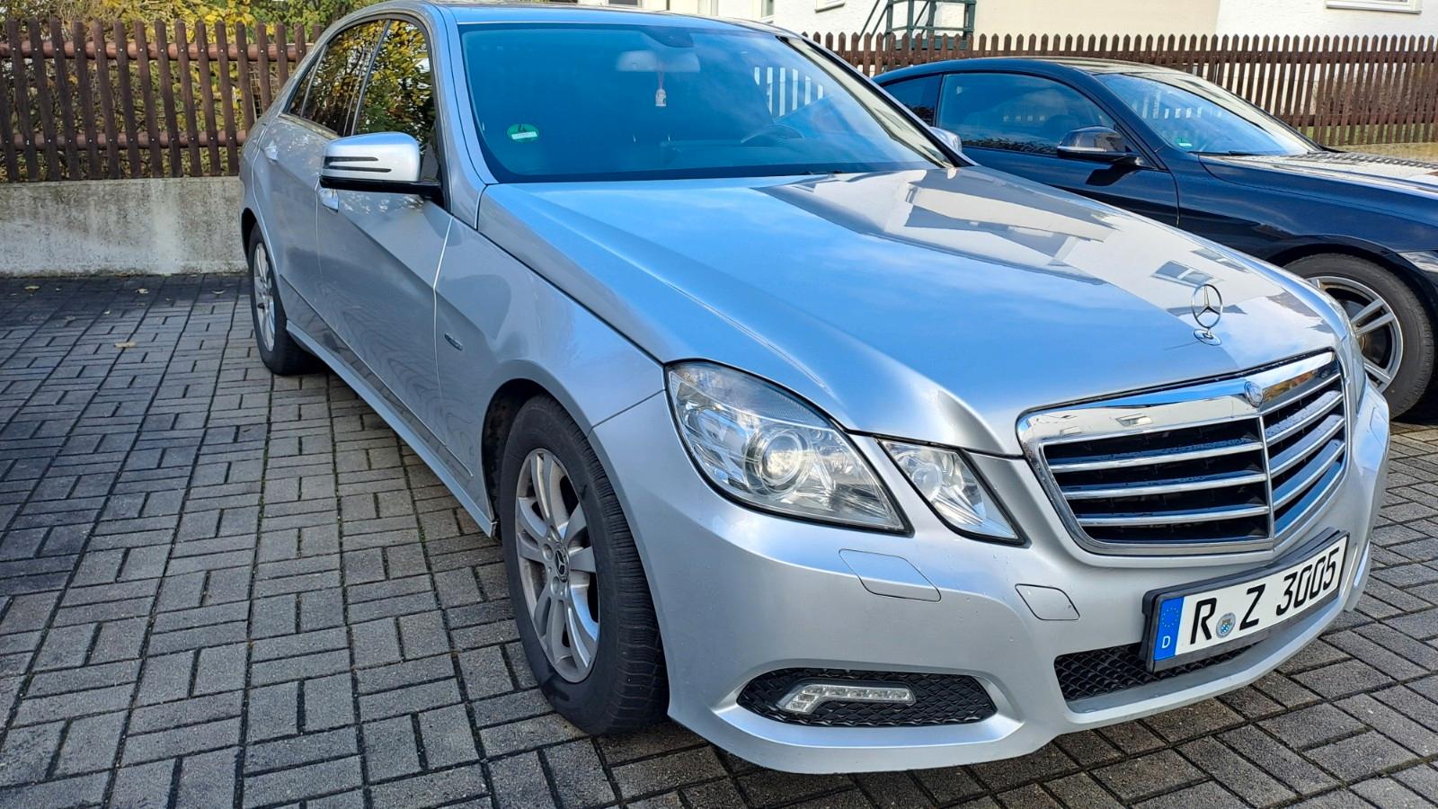 Mercedes-Benz MERCEDES-BENZ 220 CDI BlueEFFICIENCY AVANTGARDE