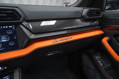 Urus 4.0 V8 SE GREY/BLACK ORANGE PANO B&amp;O