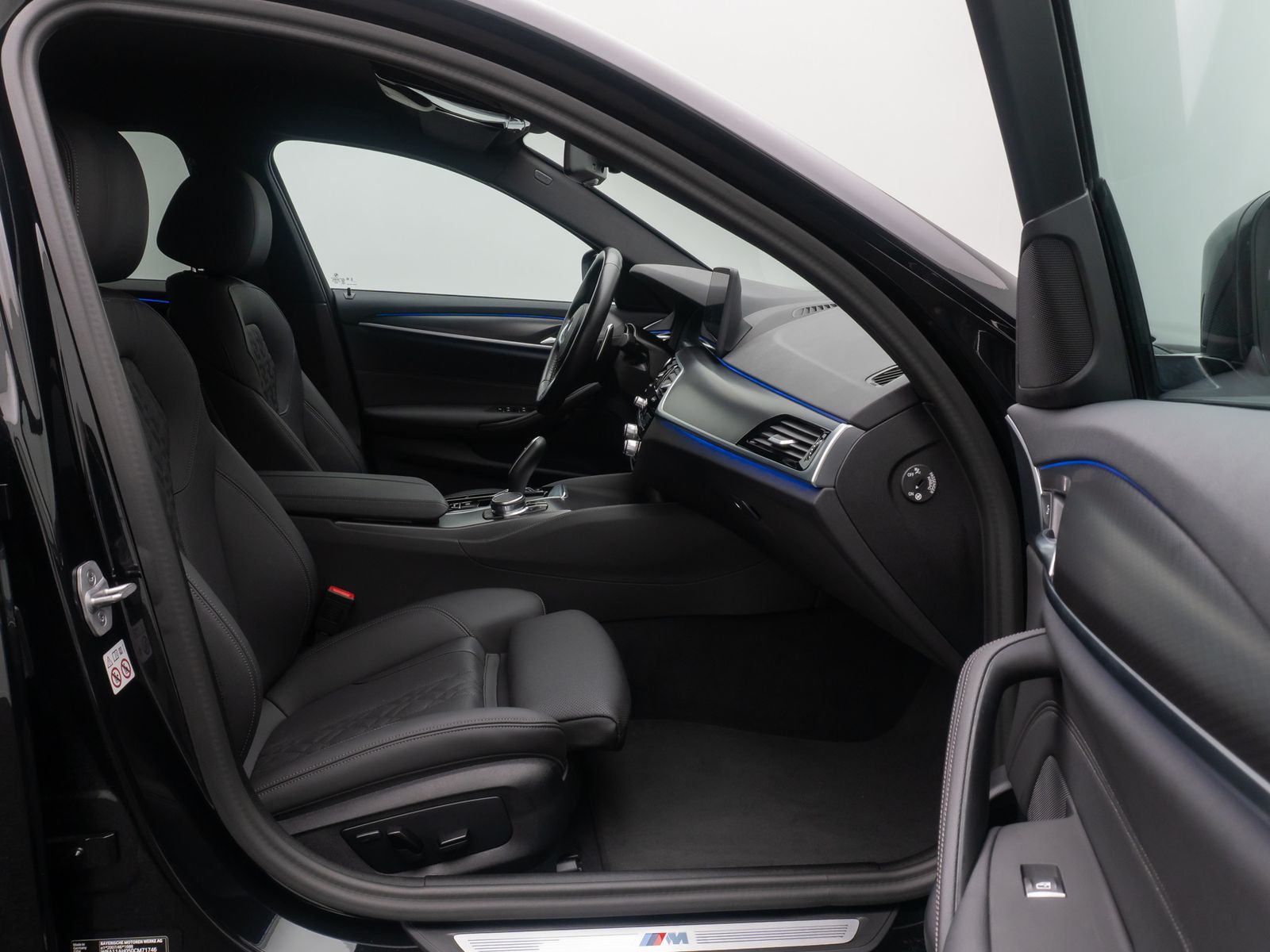 Fahrzeugabbildung BMW 530d M Sport Kamera DAB HiFi 4Klima Alarm 20Zoll