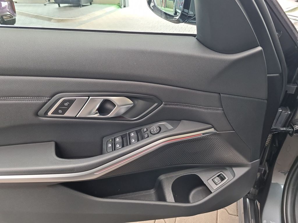 BMW 320 d Sport Line LED DAB RFK PDC uvm.