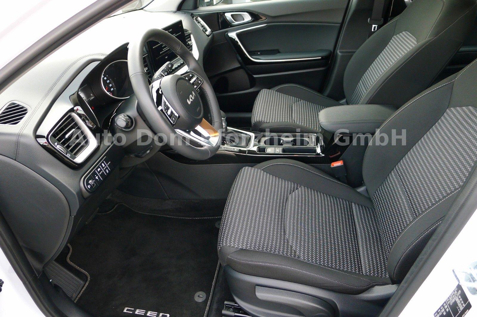 Kia CEED SW 1,5T DCT Spirit /UVO/NAVI/Kamera/LED
