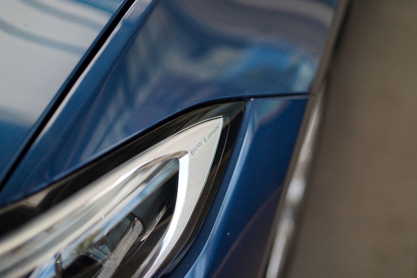 Fahrzeugabbildung BMW 330i Advantage +AHK+Glasdach+Head Up+Laserlicht+