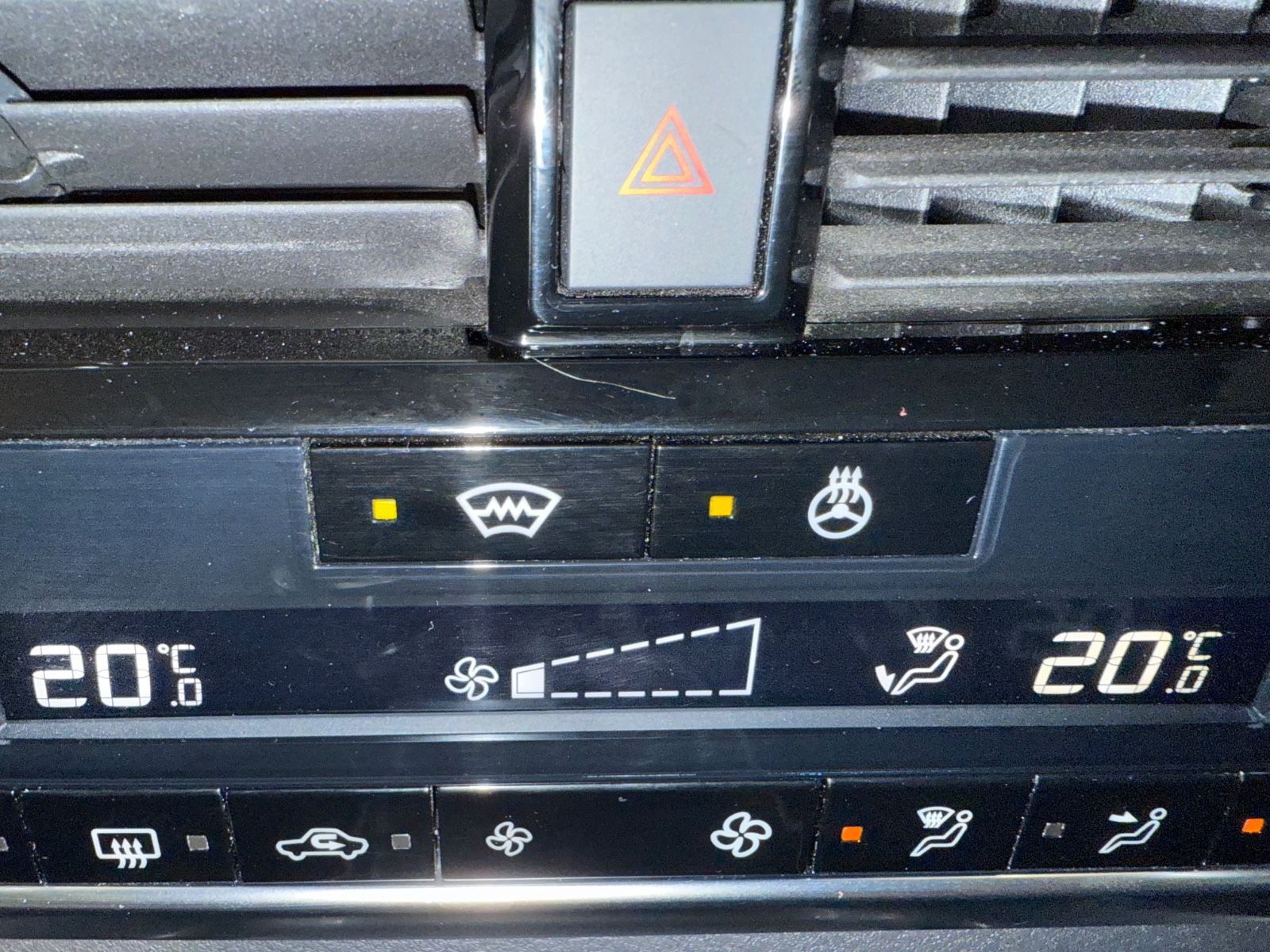 Fahrzeugabbildung Nissan Qashqai N-Connecta 360° Kamera, Navi, WP