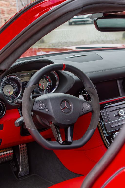 MERCEDES-BENZ SLS 2014