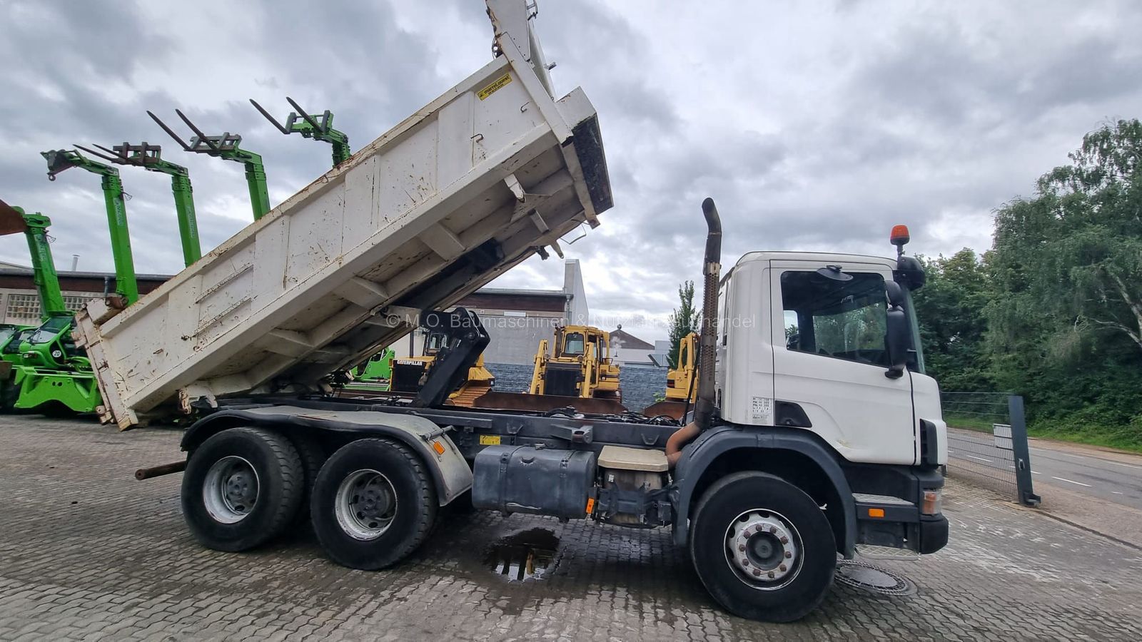 Fahrzeugabbildung Scania 114c 340 / AC / 6x4 / Bordmatik /
