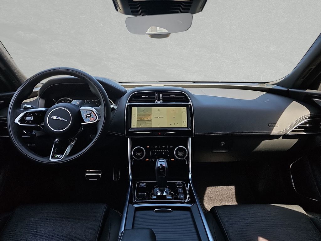 Jaguar XE P250 R-Dynamic Black WINTER-PAKET TEMPOMAT LE