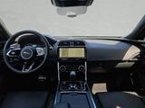 Jaguar XE P250 R-Dynamic Black WINTER-PAKET TEMPOMAT LE - Jaguar XE aus 2022