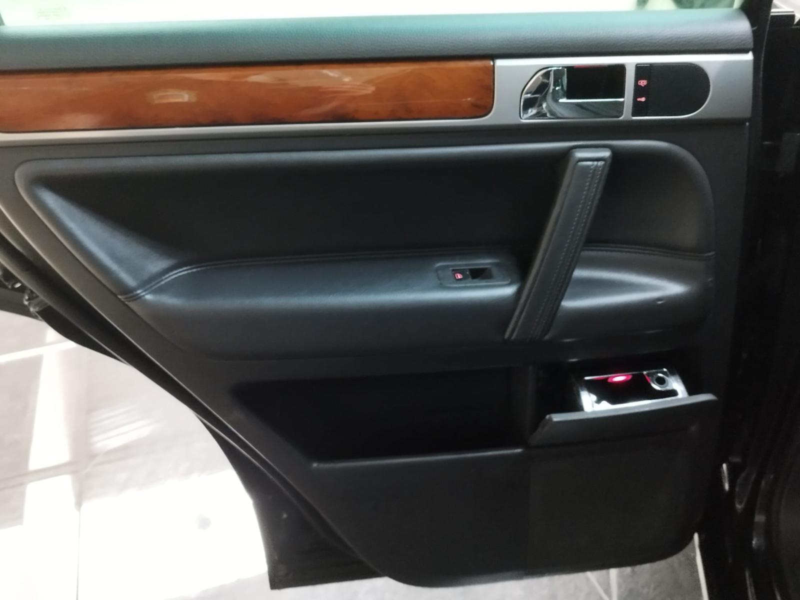 Volkswagen Touareg 2005 — photo 34
