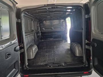 Renault Trafic - 12