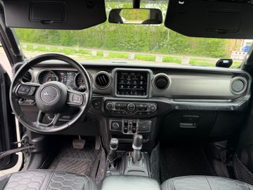 Jeep Wrangler - 11