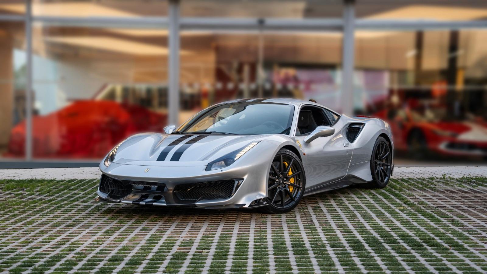 Ferrari 488 Pista