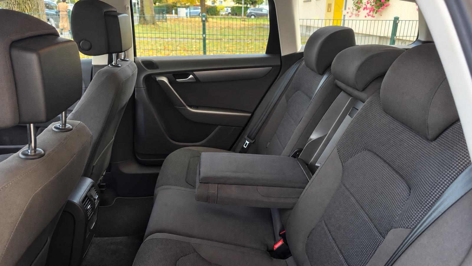 Volkswagen Passat 2013 — photo 33