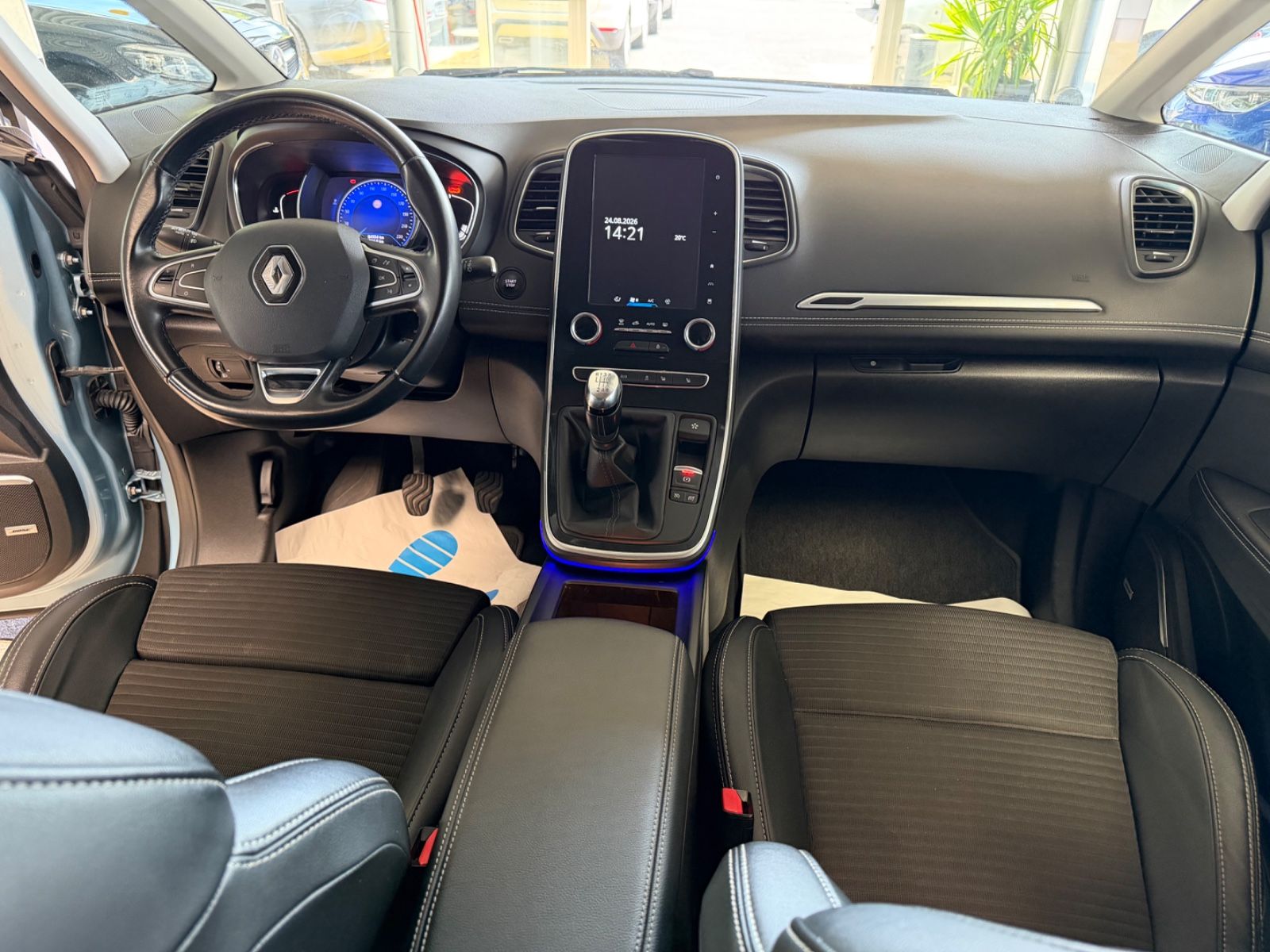 Fahrzeugabbildung Renault Scenic IV Grand BOSE Edition