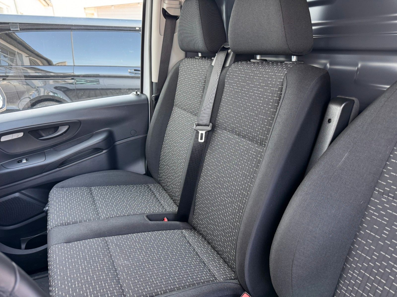 Fahrzeugabbildung Mercedes-Benz Vito 116 CDI 9G Klima AHK Heckklappe