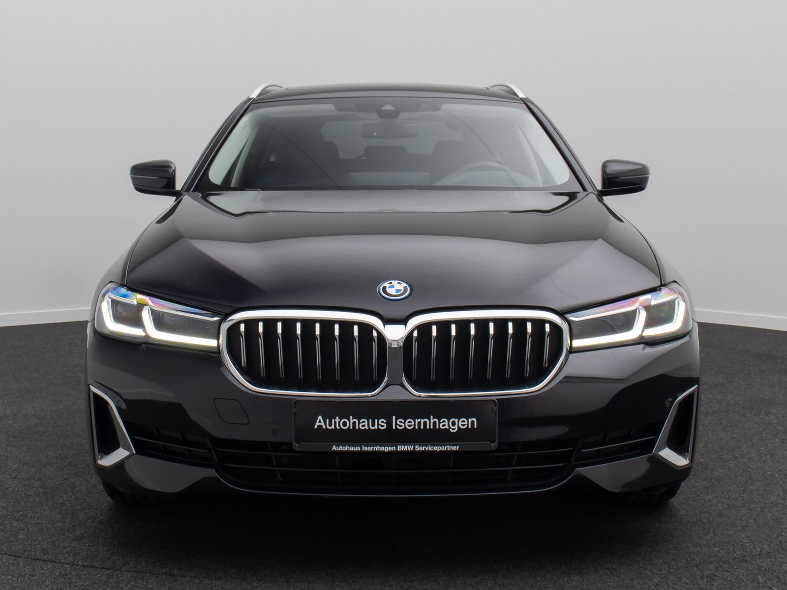 Fahrzeugabbildung BMW 530e Luxury Line Laser HUD HiFi DAB Panorama 18"