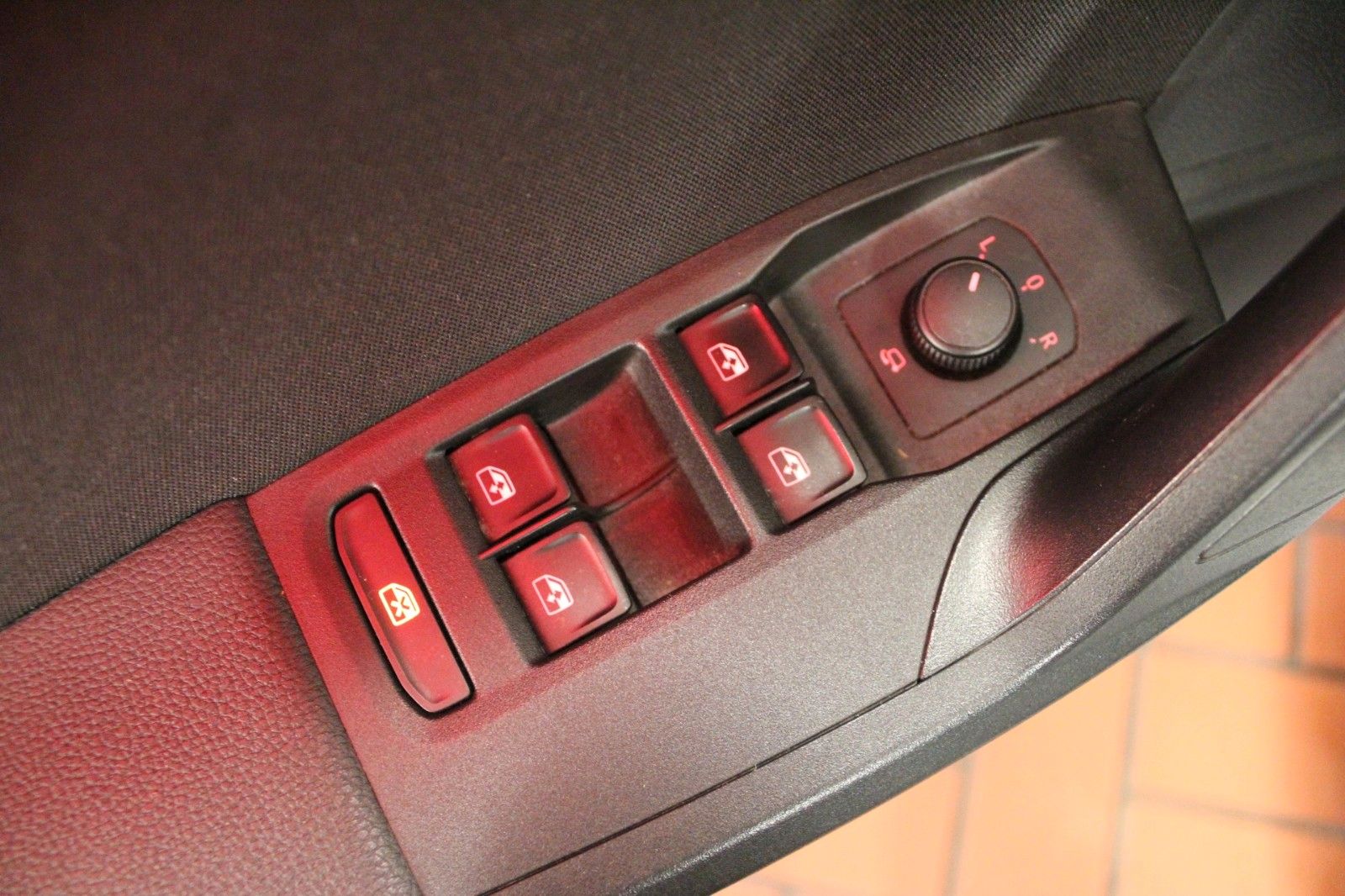 Fahrzeugabbildung SEAT Ibiza 1.0 TSI Excelence *Winter & Sicht Paket