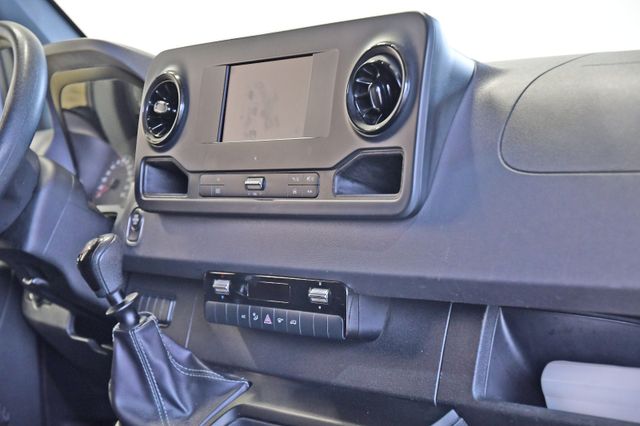 Fahrzeugabbildung Mercedes-Benz Sprinter 316 CDI Maxi Koffer Klima MBUX #74T067