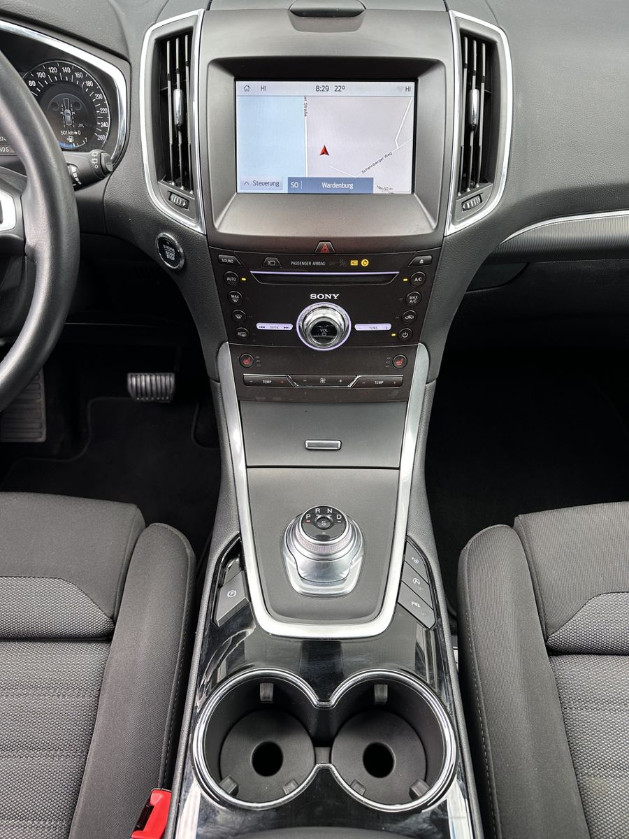 Fahrzeugabbildung Ford S-MAX 2.0 EB Aut. Titanium NAV+LED+AHK+ACC+VCOCK