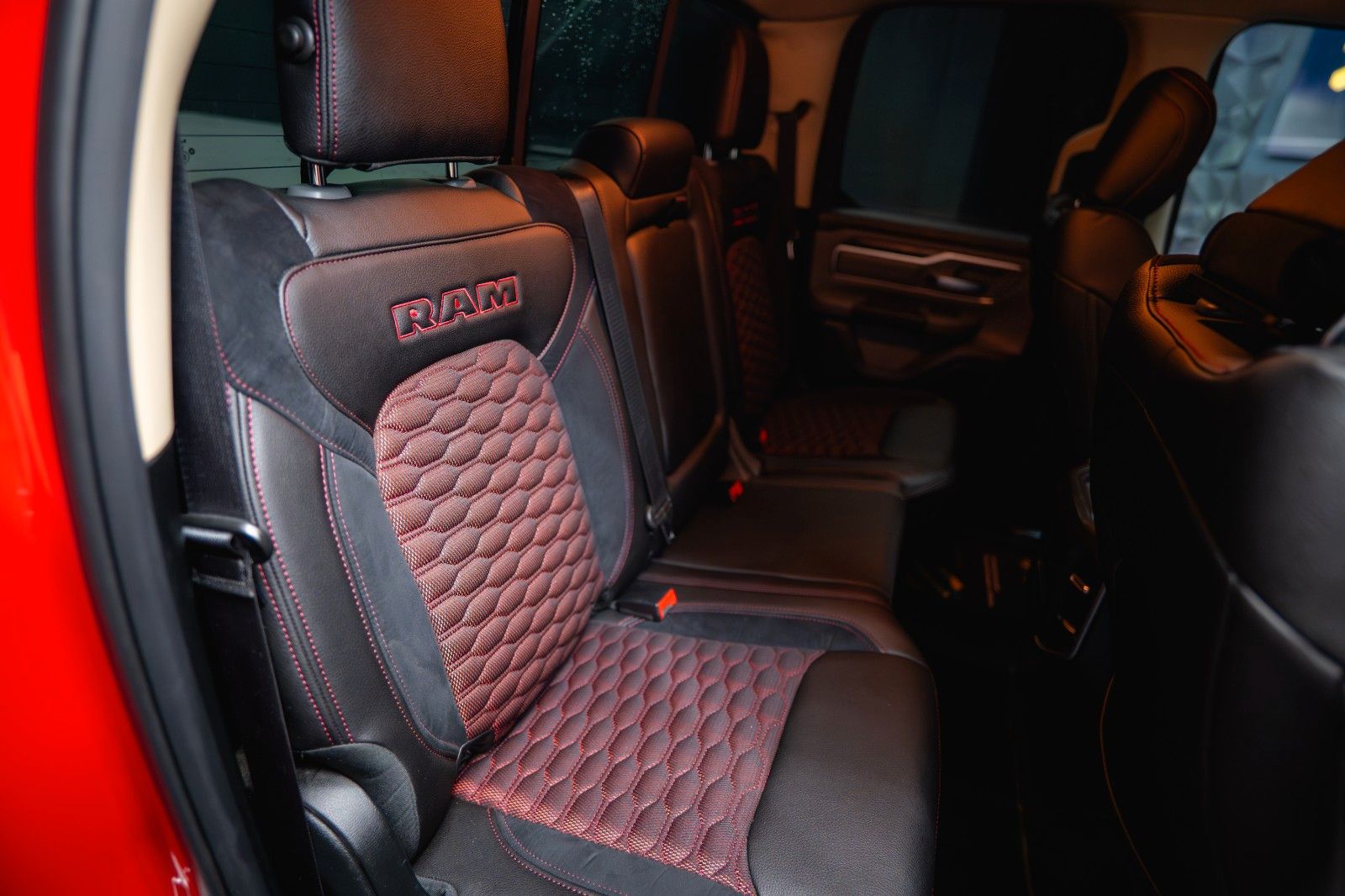 Fahrzeugabbildung Dodge RAM 5.7 V8 HEMI 4x4 RED DEVIL Offroad LONGBED