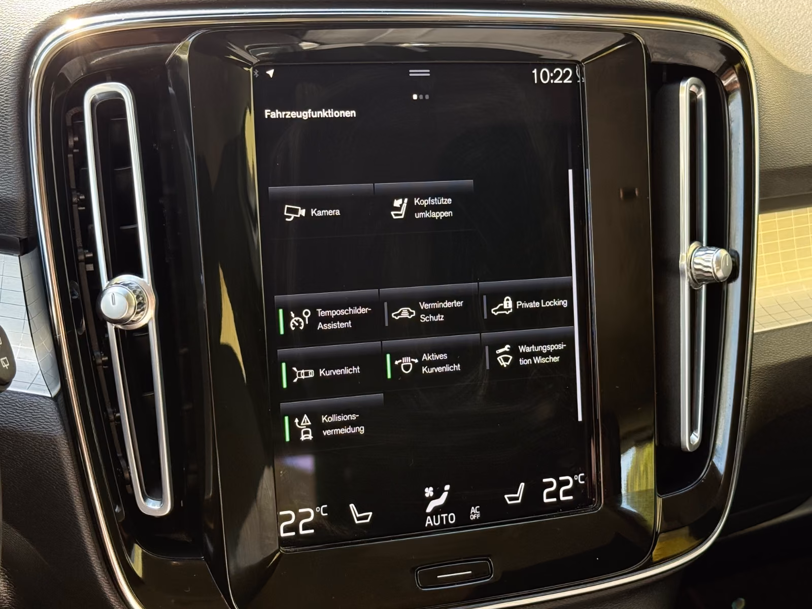 Volvo XC 40 Momentum Pro 2WD-LED-AHK-Kamera