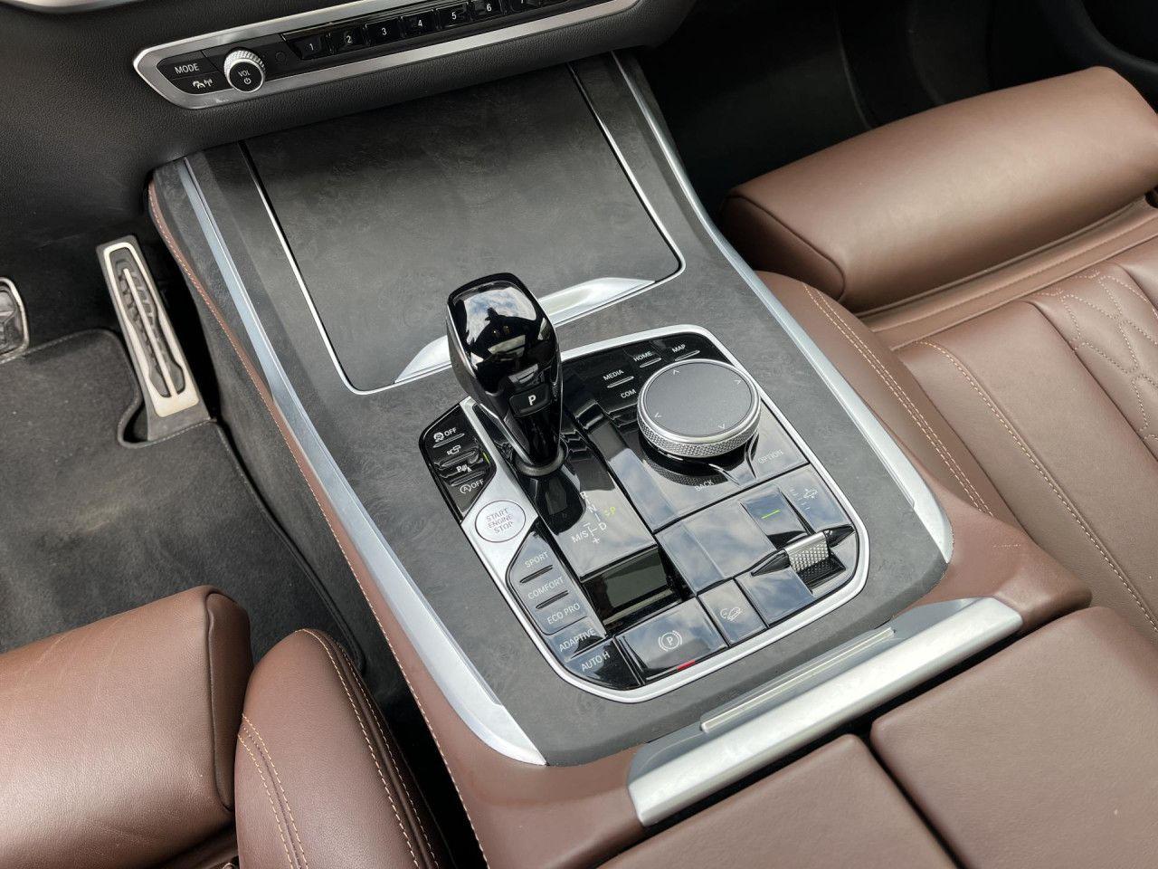 BMW X7 M50i HUD H/K SoftCl 360° SkyLo AHK KomfSi