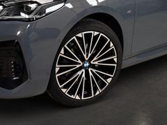 Fahrzeugabbildung BMW 218i Active Tourer M Sport--AHK/DrivingProf/Pano
