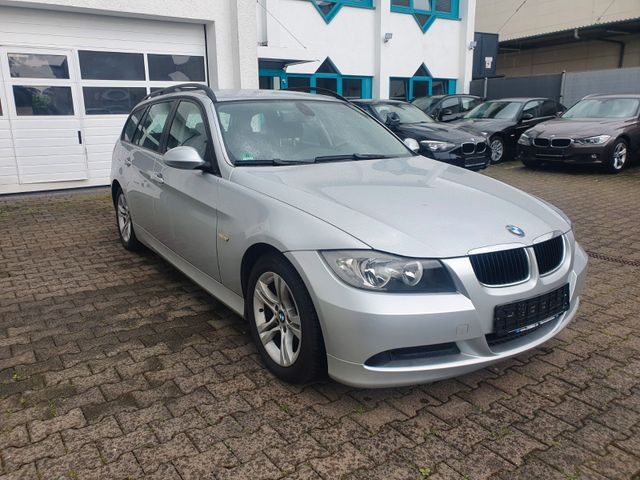 BMW 318i touring Navi*Scheckheft*MFL*Klimaaut*PDC*