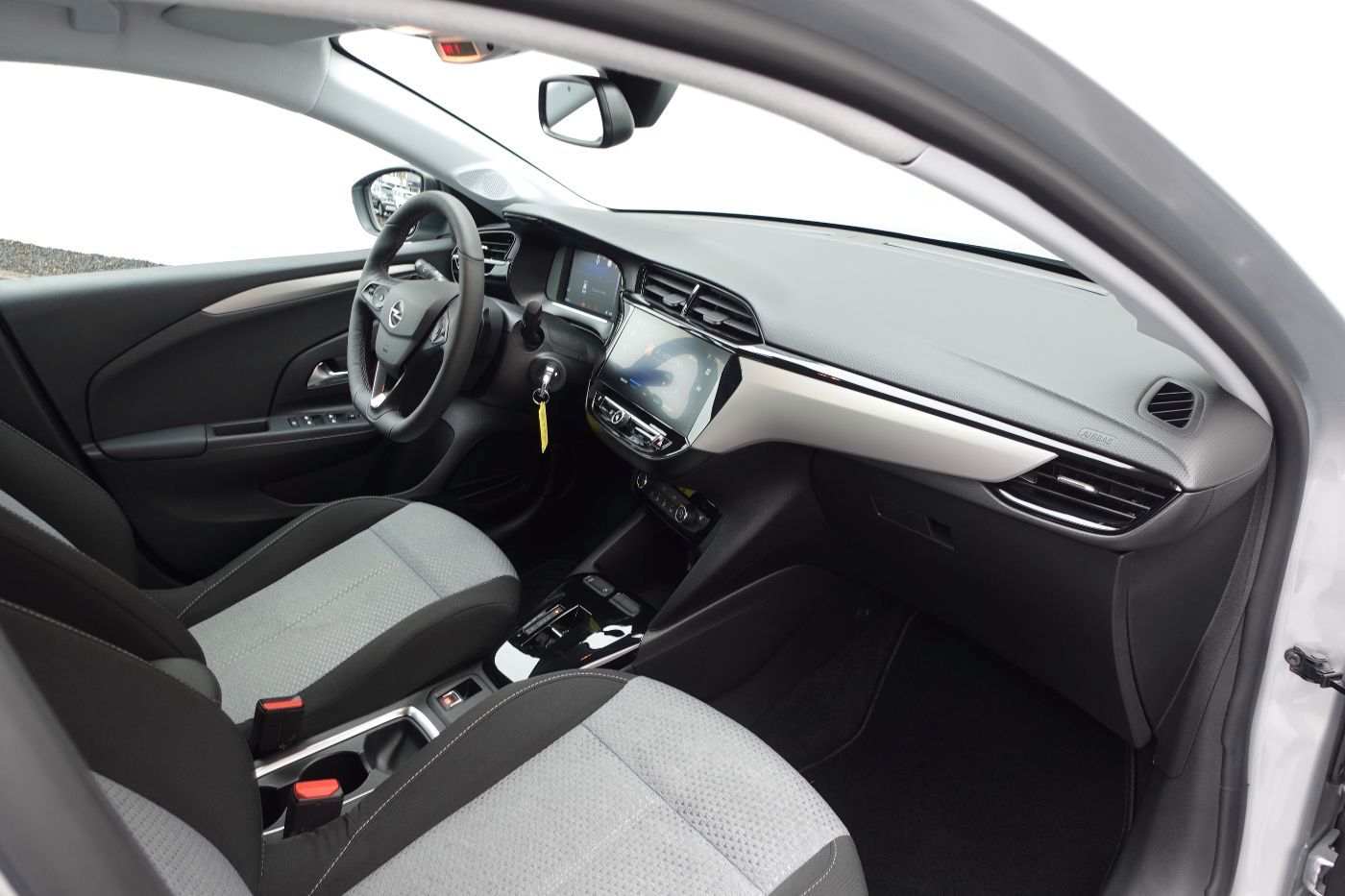 Fahrzeugabbildung Opel Corsa F 1.2 Turbo SHZ,Kam.,PDC,AUT,Allwetter
